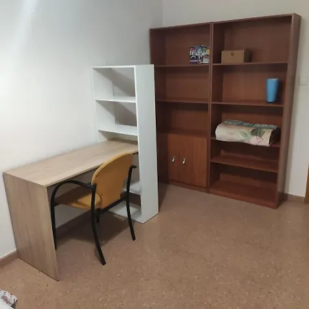 1, Amplio Con Garaje, 3 Dormitorios, 2 Banos Apartman