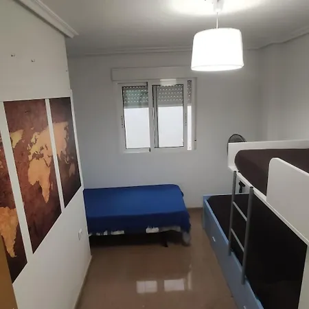 Apartman 1, Amplio Con Garaje, 3 Dormitorios, 2 Banos *