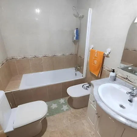 Apartman 1, Amplio Con Garaje, 3 Dormitorios, 2 Banos *